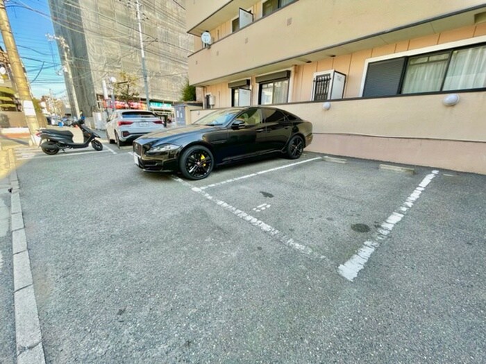 物件外観写真6　(駐車場)