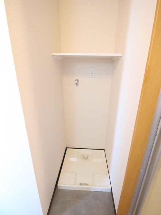 物件内観写真11　(洗濯機置場)