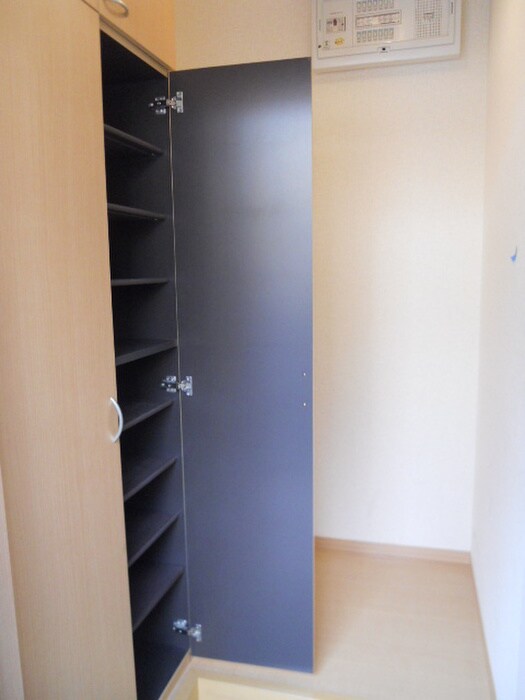 物件内観写真11　(靴箱)