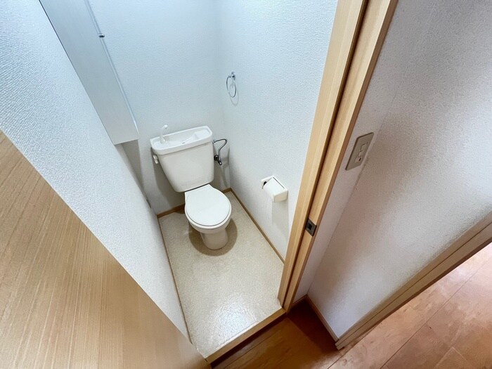 物件内観写真12　(トイレ)