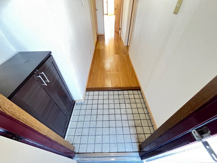 物件内観写真16　(玄関)
