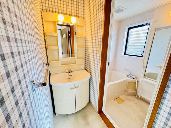 物件内観写真12　(洗面)