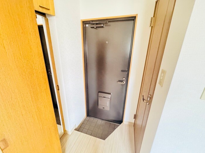 物件内観写真14　(玄関)