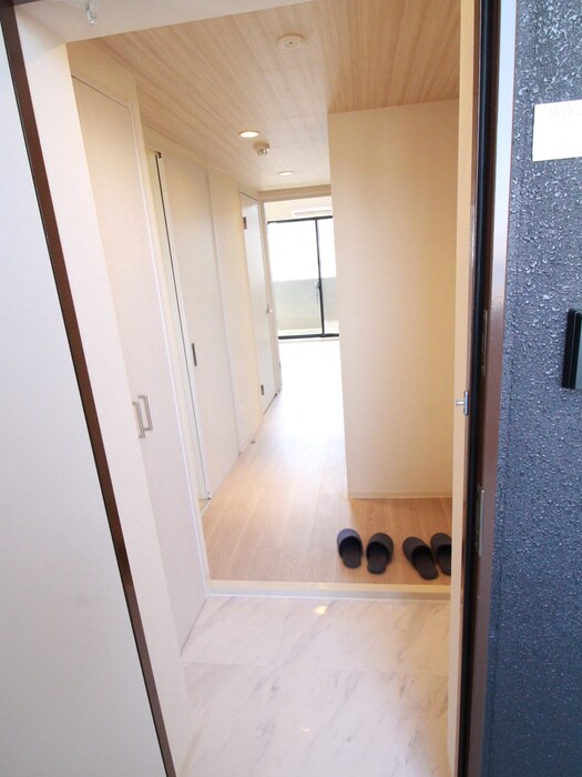 物件内観写真7　(玄関)