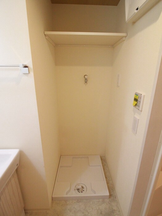 物件内観写真11　(洗濯機置場)