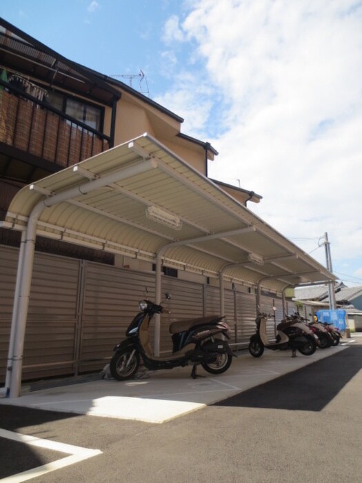 物件外観写真3　(駐輪場)