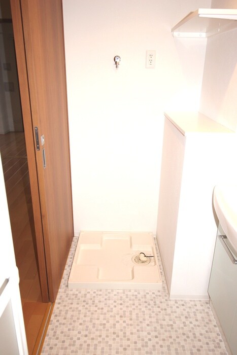 物件内観写真14　(洗濯機置場)