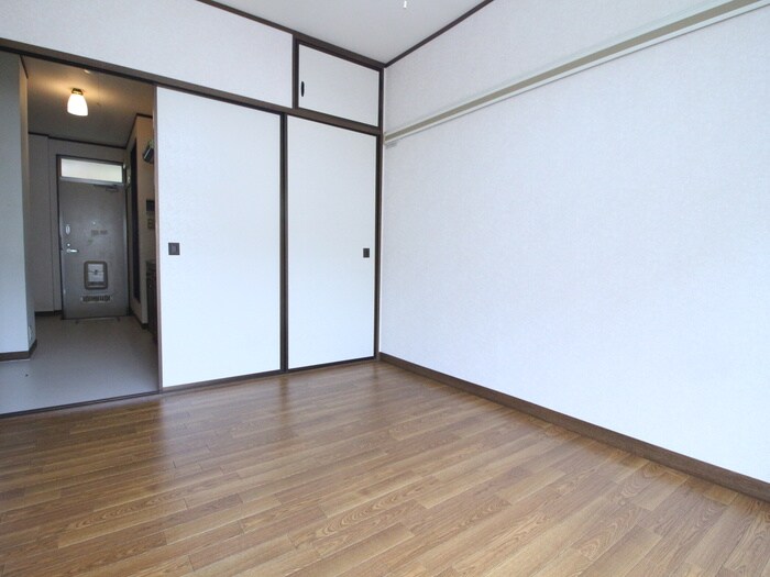 物件内観写真5　(居室)