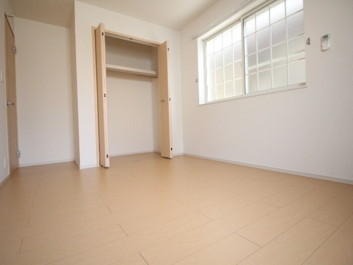 物件内観写真10　(居室)