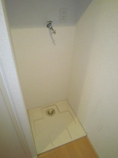 物件内観写真13　(洗濯機置場)