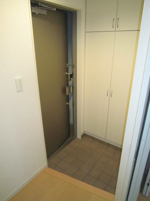 物件内観写真14　(玄関)