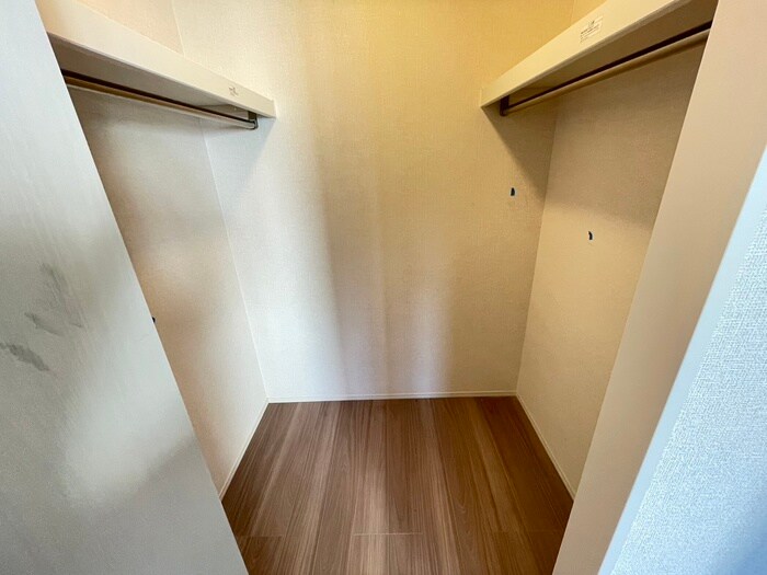 物件内観写真12　(収納)
