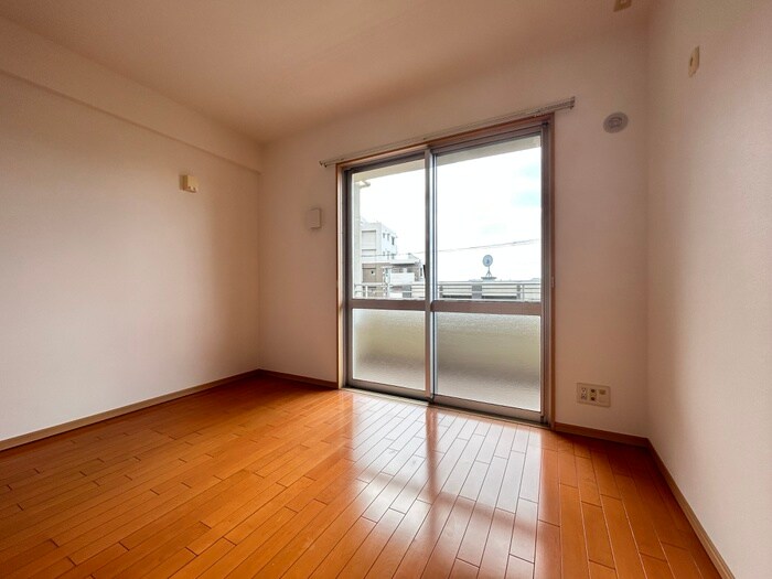 物件内観写真10　(居室)