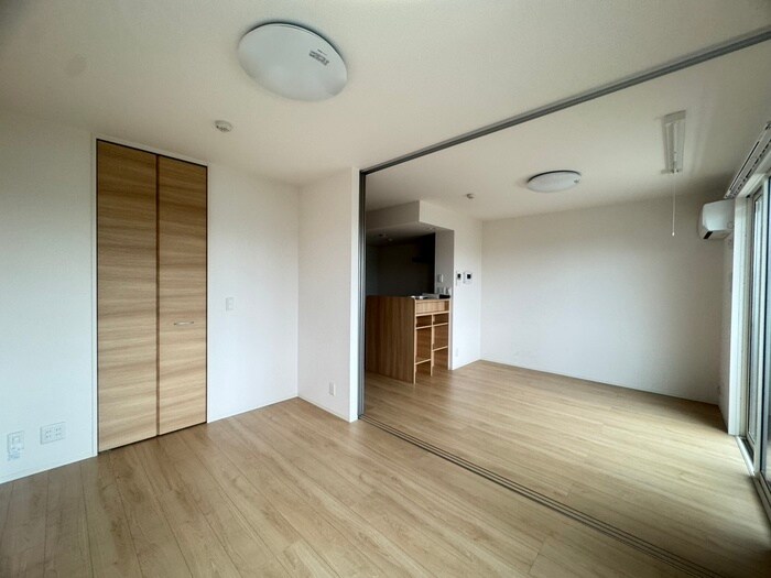 物件内観写真2　(居室)