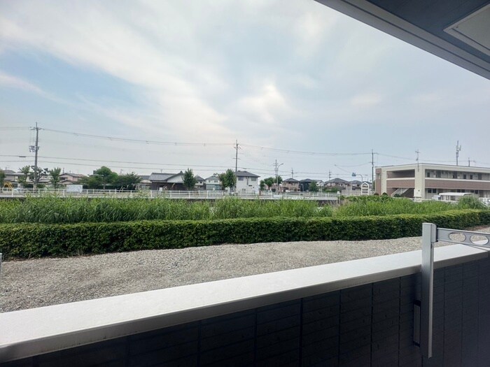 物件内観写真11　(室内からの展望)