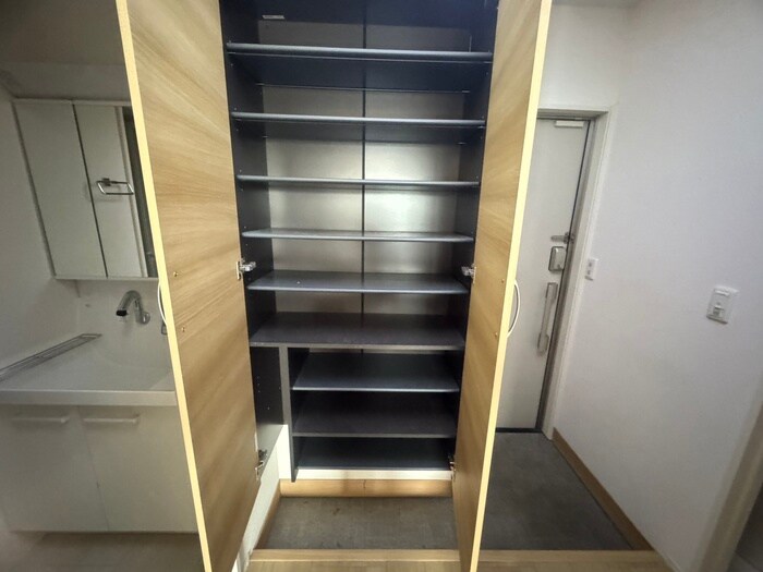 物件内観写真13　(靴箱)