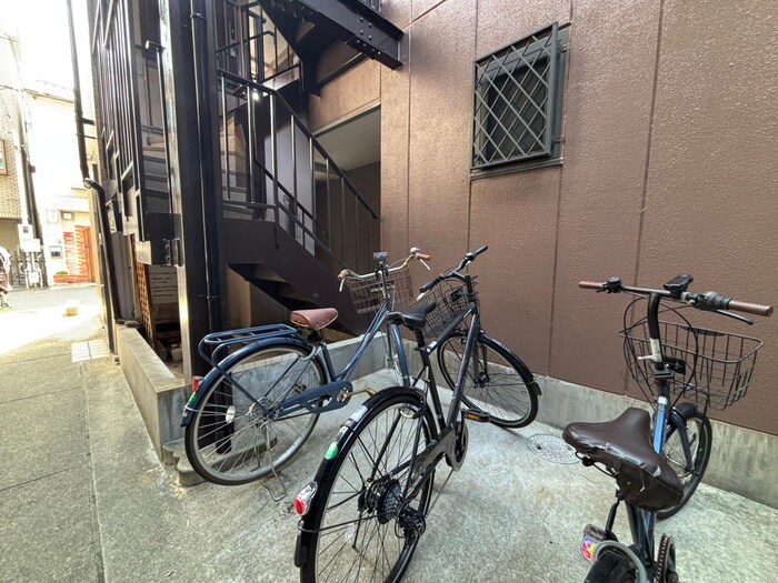 物件外観写真5　(駐輪場)