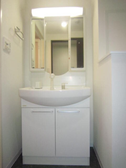 物件内観写真9　(洗面)