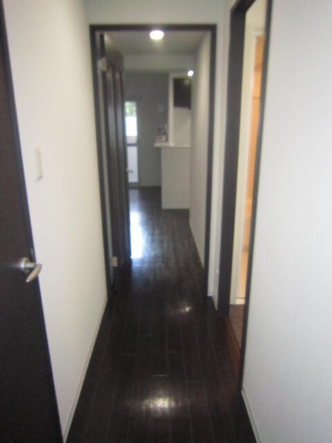物件内観写真16　(廊下)