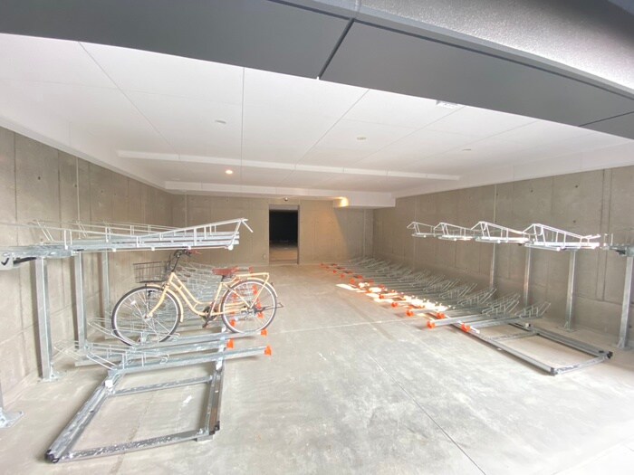 物件外観写真2　(駐輪場)