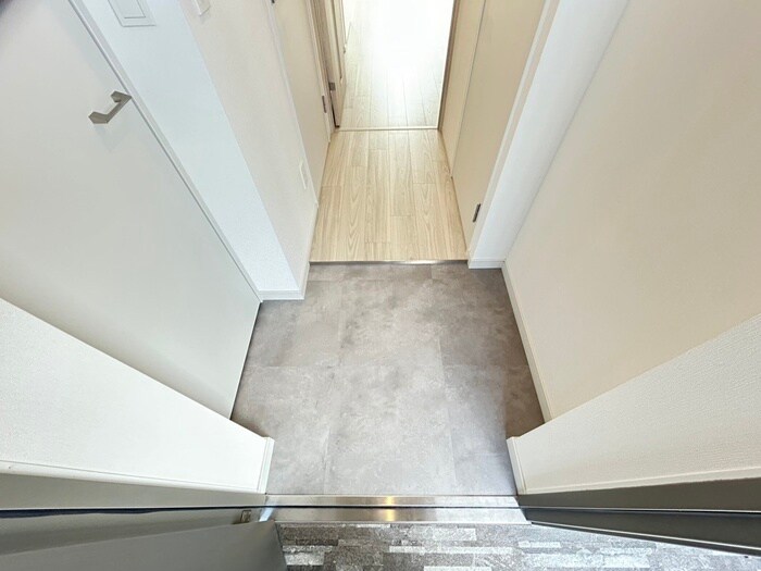 物件内観写真18　(玄関)