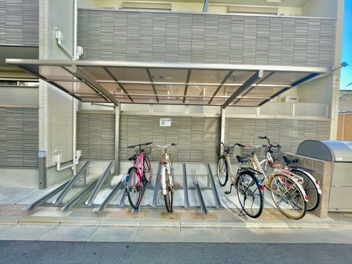 物件外観写真4　(駐輪場)