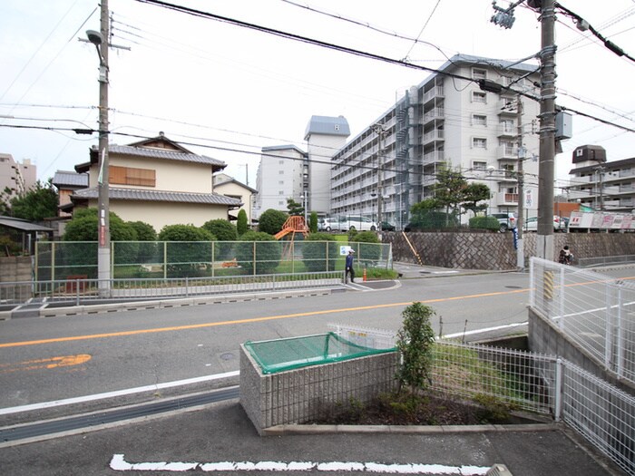 物件内観写真16　(室内からの展望)