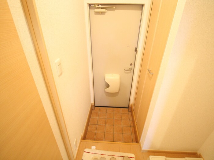 物件内観写真19　(玄関)