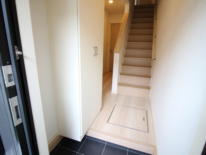 物件内観写真20　(玄関)