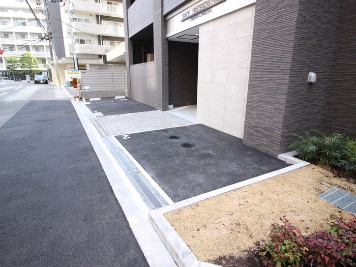 物件外観写真6　(駐車場)