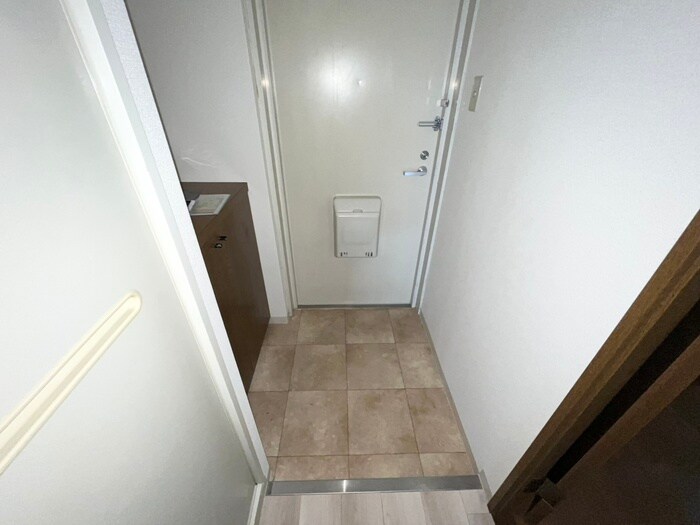 物件内観写真15　(玄関)