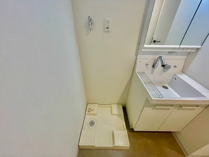 物件内観写真11　(洗濯機置場)