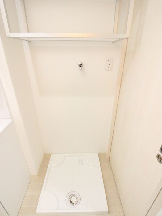 物件内観写真10　(洗濯機置場)