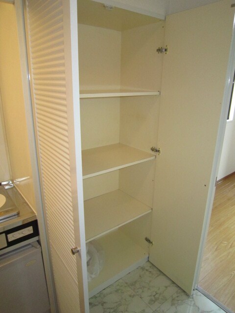 物件内観写真8　(収納)