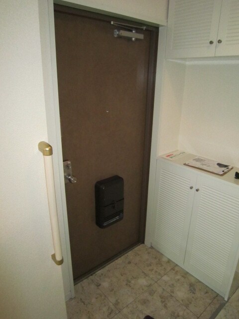 物件内観写真11　(玄関)