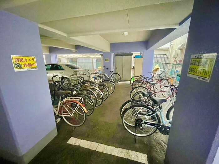 物件外観写真6　(駐輪場)