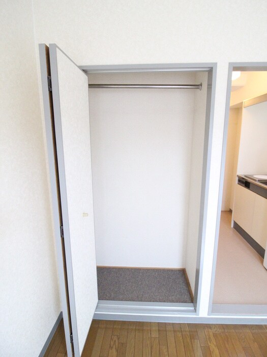 物件内観写真18　(収納)