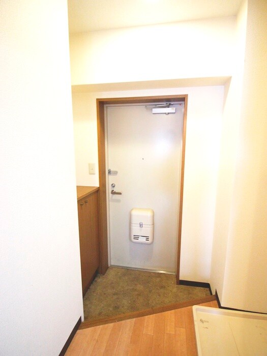 物件内観写真15　(玄関)