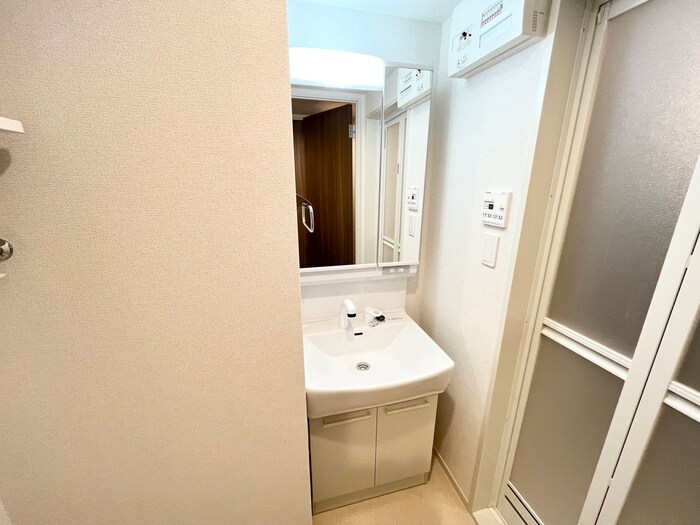 物件内観写真9　(洗面)