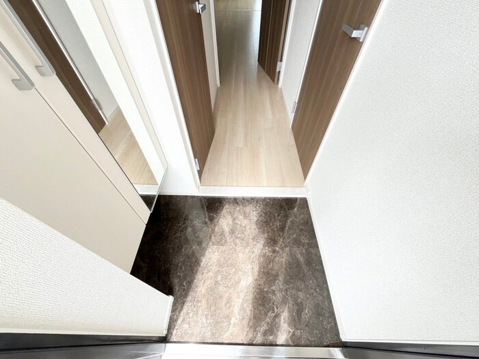 物件内観写真12　(玄関)