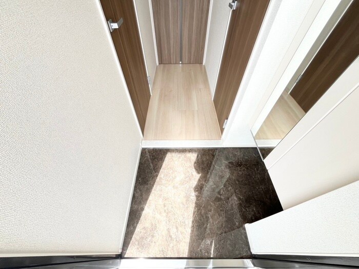 物件内観写真12　(玄関)