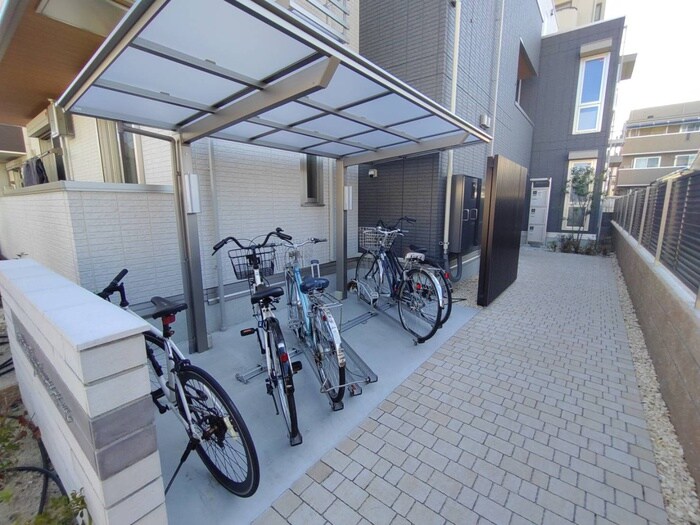 物件外観写真6　(駐輪場)