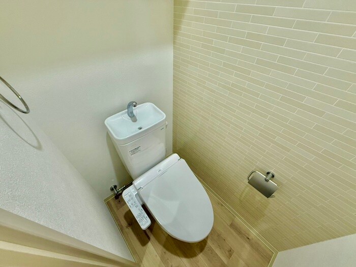 物件内観写真8　(トイレ)