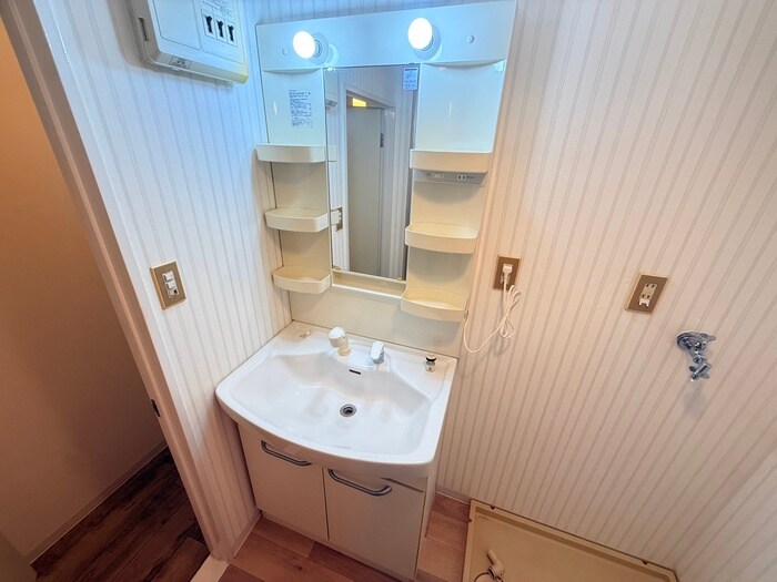 物件内観写真9　(洗面)