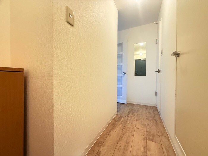 物件内観写真16　(廊下)