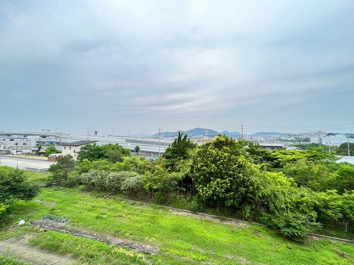 物件内観写真18　(室内からの展望)