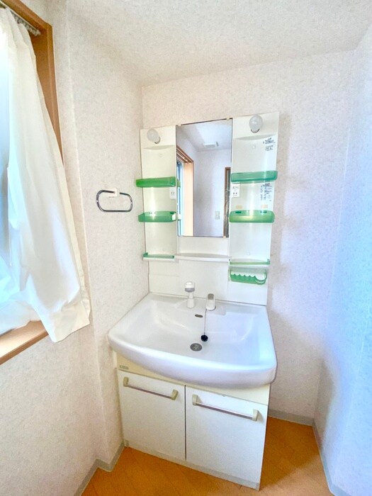 物件内観写真9　(洗面)