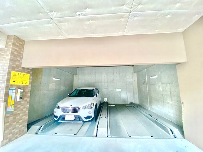 物件外観写真6　(駐車場)