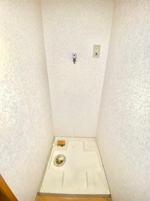 物件内観写真11　(洗濯機置場)