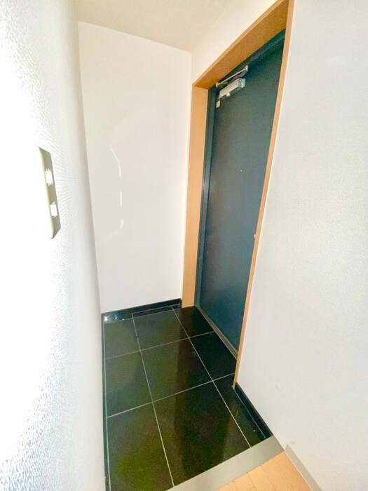 物件内観写真15　(玄関)